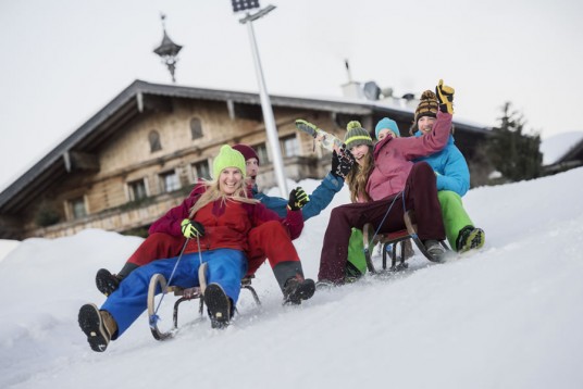 Schlittenfahren in Flachau
