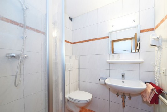 Badezimmer Pension Schrempfgut