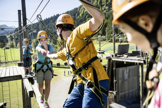 Nervenkitzel beim Hochseilklettern