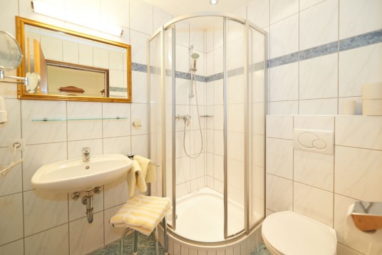 Badezimmer Villa Schrmepf